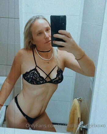 nothollabackgirlxoxo