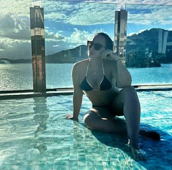 Nubia Oliver