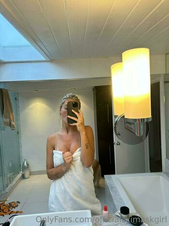 Officialskimaskgirl