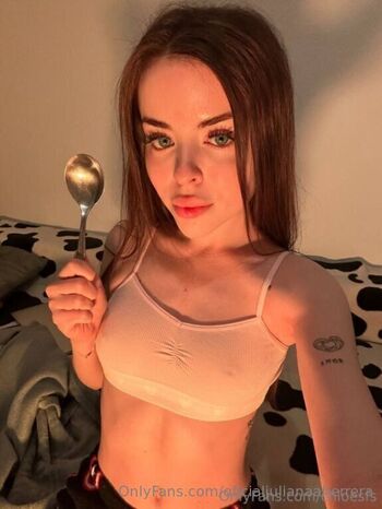 oficialjulianaaherrera