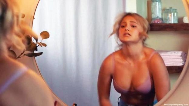 Olivia Holt