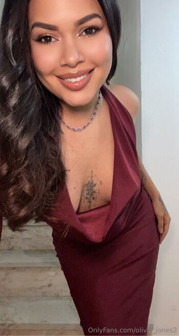 olivia_jones2