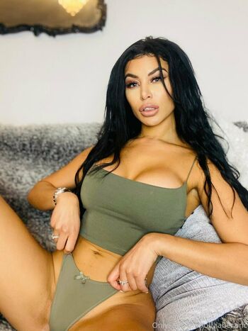 oliviaberzinc