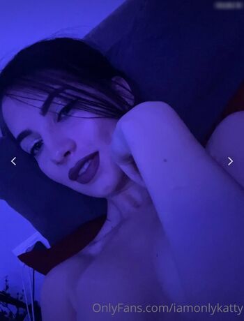 Onlykattyv / iamonlykatty