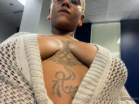 palmtreegawdess