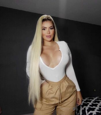 Paola Flores