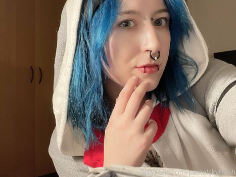 pastelskytrash