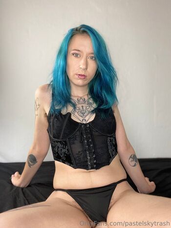 pastelskytrash