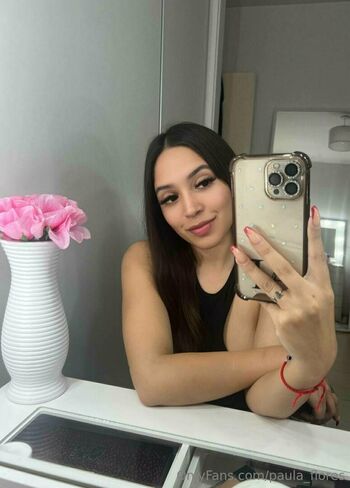paula_flores