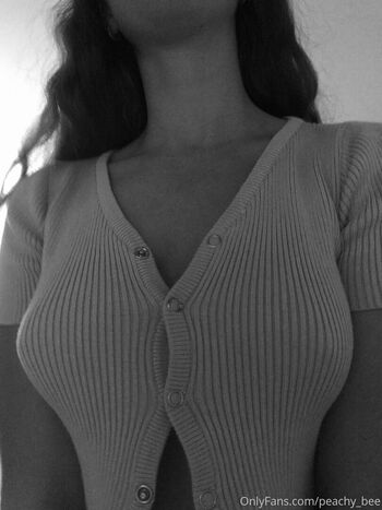 peachy_bee
