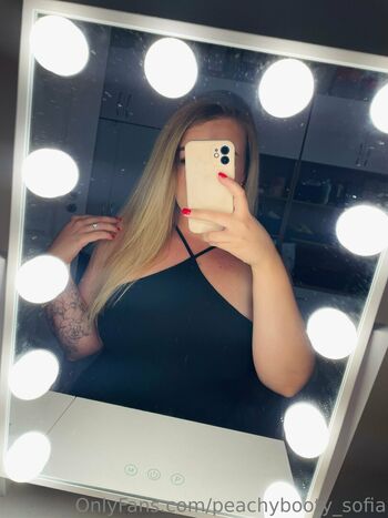 peachybooty_sofia