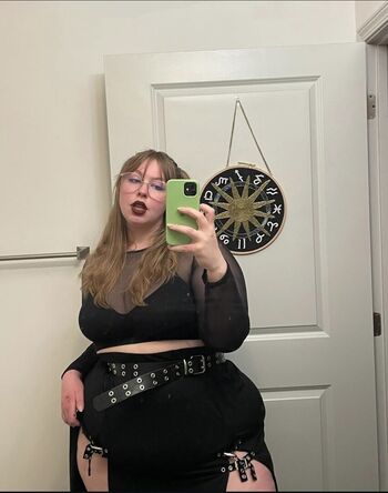 Peachydeluxx