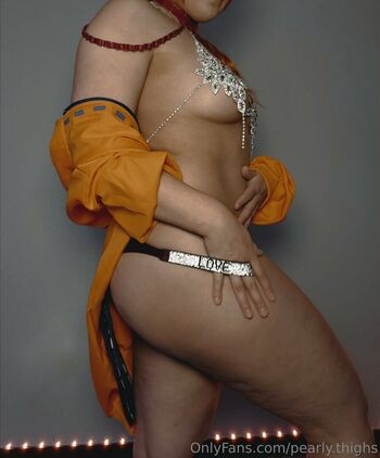 pearly.thighs