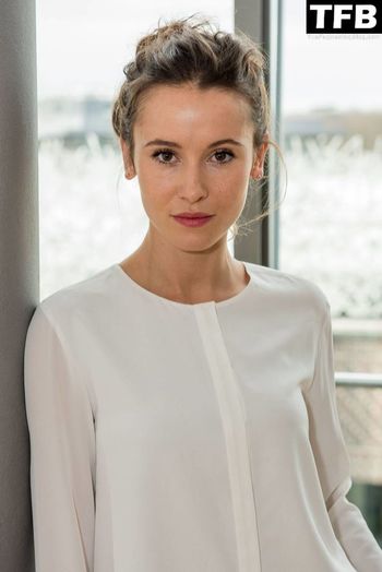 Peri Baumeister