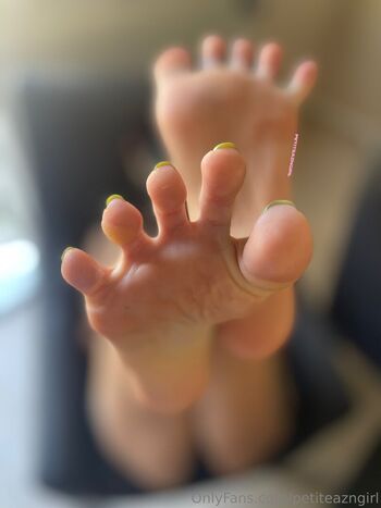 petiteazngirl