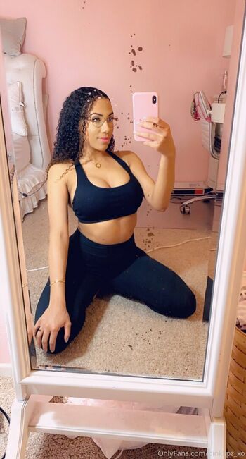 pinklipz_xo