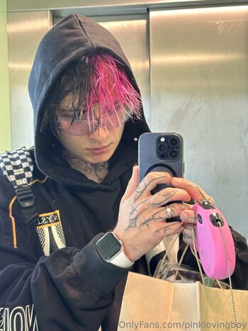 pinklovingboy