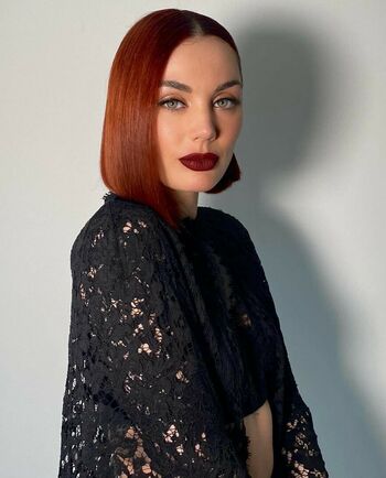 Poppy Corby Tuech