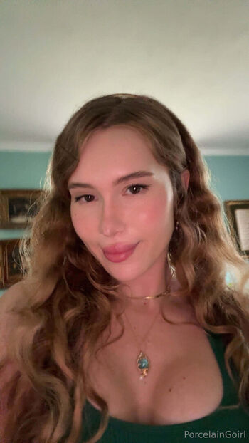 porcelaingoirl