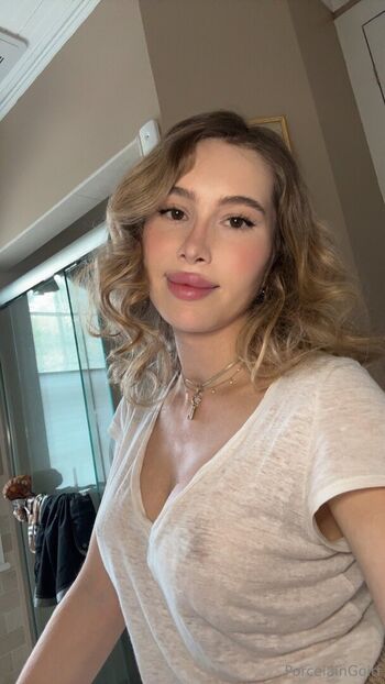 porcelaingoirl
