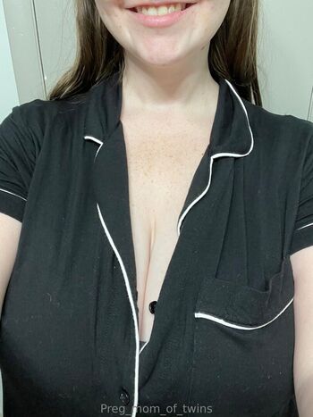 preg_mom_of_twins
