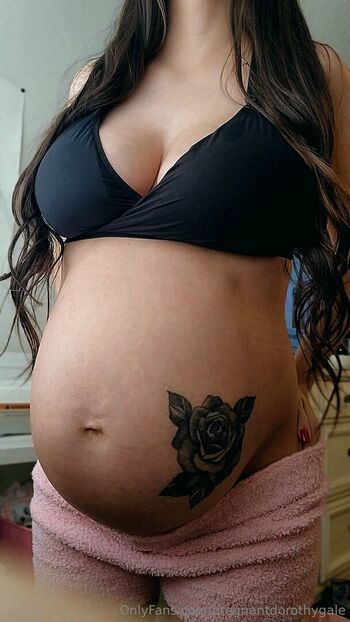 pregnantdorothygale