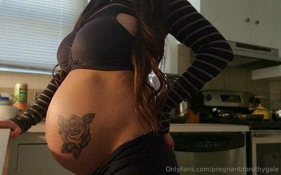 pregnantdorothygale