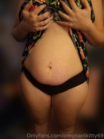 pregnantkitty69
