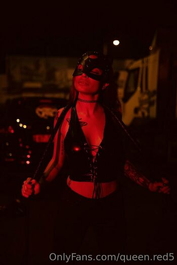 Queen Red