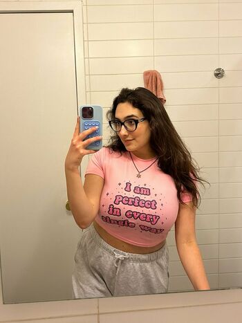 Qveen Juliaa