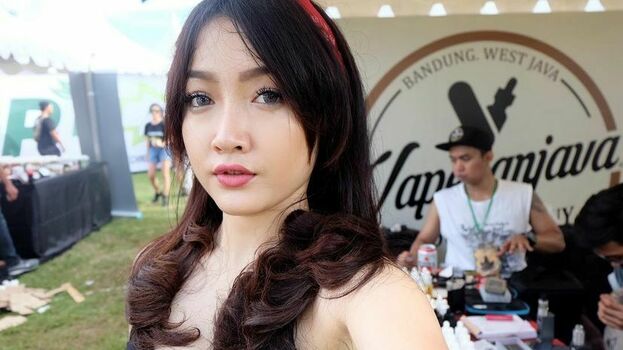 Ratu Desmi Azalia