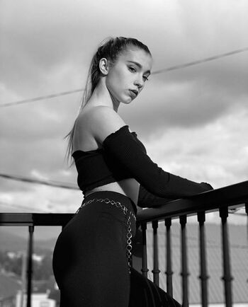 Rebeca Stones