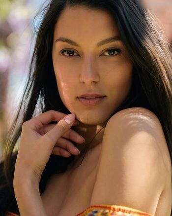 Rebecca Mir