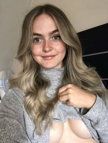 rhimarie_xo