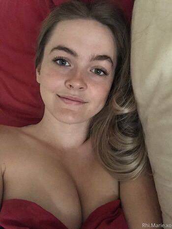 rhimarie_xo