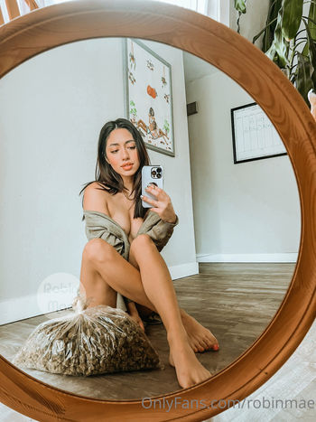 Robin Mae