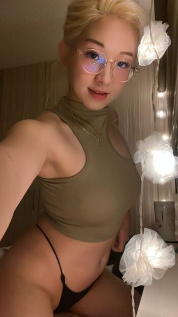Rona Hottiebabe Lilit