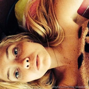 rosy_blondbabe