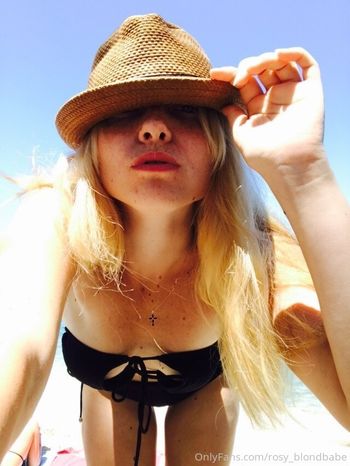 rosy_blondbabe