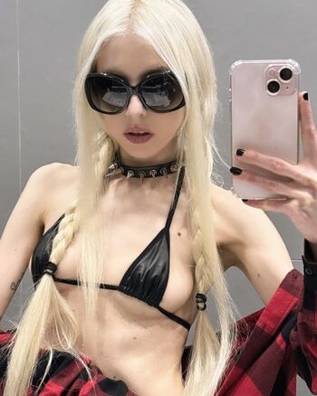 Roxiechelon2