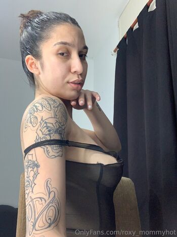 roxy_mommyhot