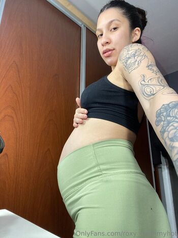 roxy_mommyhot