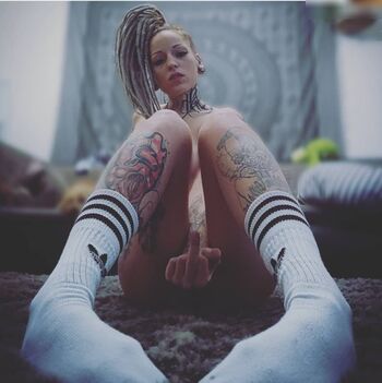 Roxy_Wayne