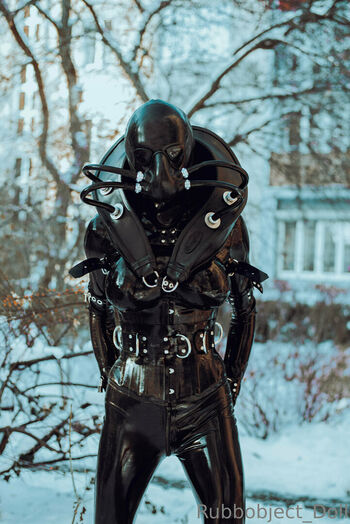 rubbobject_doll