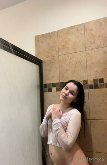 ryliefoxx_free