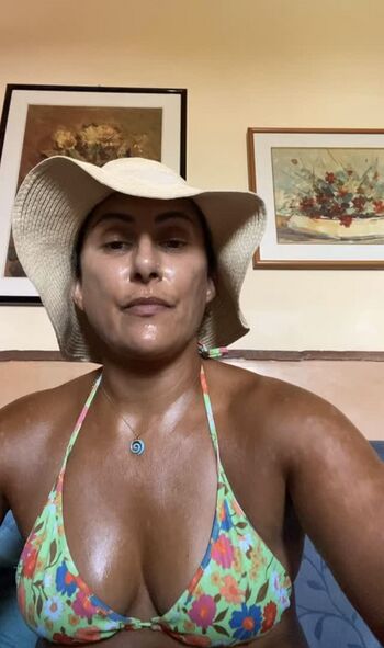 Saira Khan
