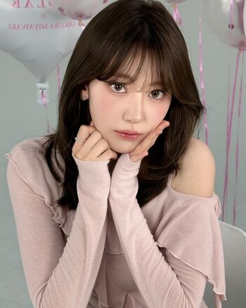 Sakura Miyawaki 宮脇 咲良
