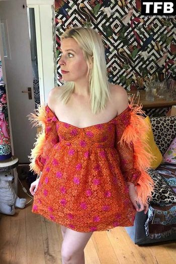 Sara Pascoe