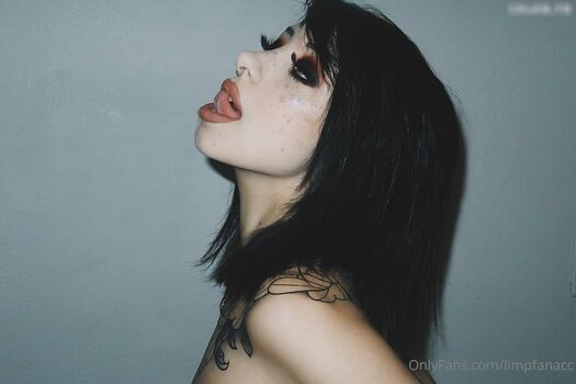 Savannah Lee