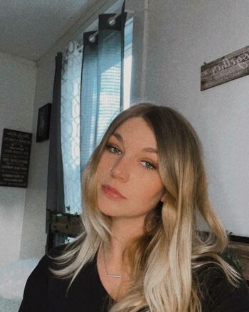 savannahlewis
